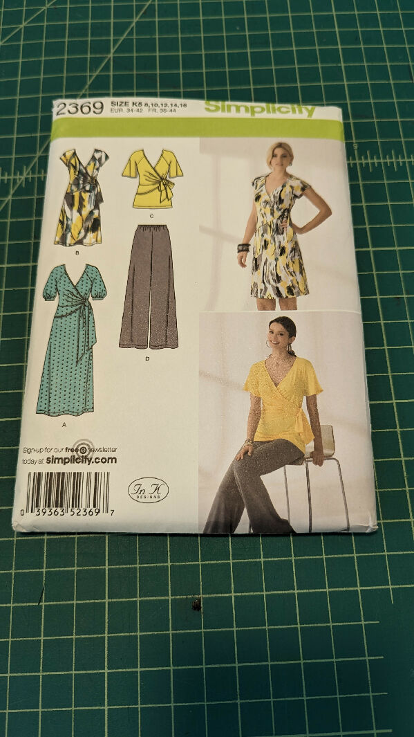 Simplicity 2369 Knit Dress, Tunic & Pants Sewing Pattern Sizes 8-16