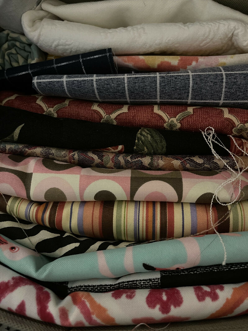 Lot 1 of Home Decor fabrics - 12.8 lbs