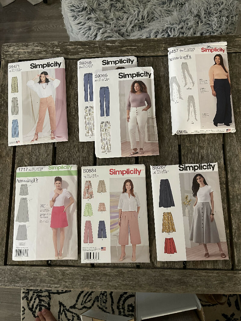 Lot of Simplicity Pants Sewing Patterns