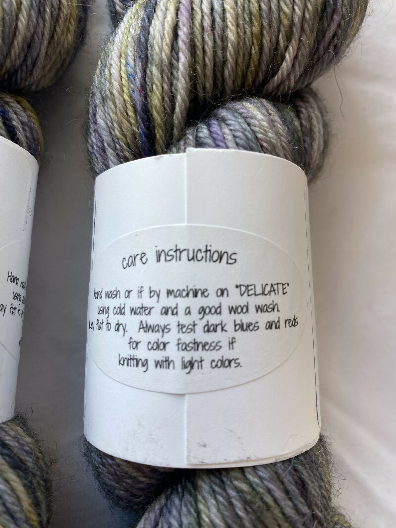 Dk weight yarn lot grey variegated