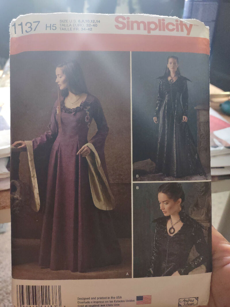 Simplicity medieval dress pattern 1137