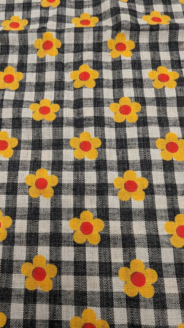 Vintage Daisy & Black/White Gingham Print Quilting Cotton Woven Fabric 44"W - 1 yd