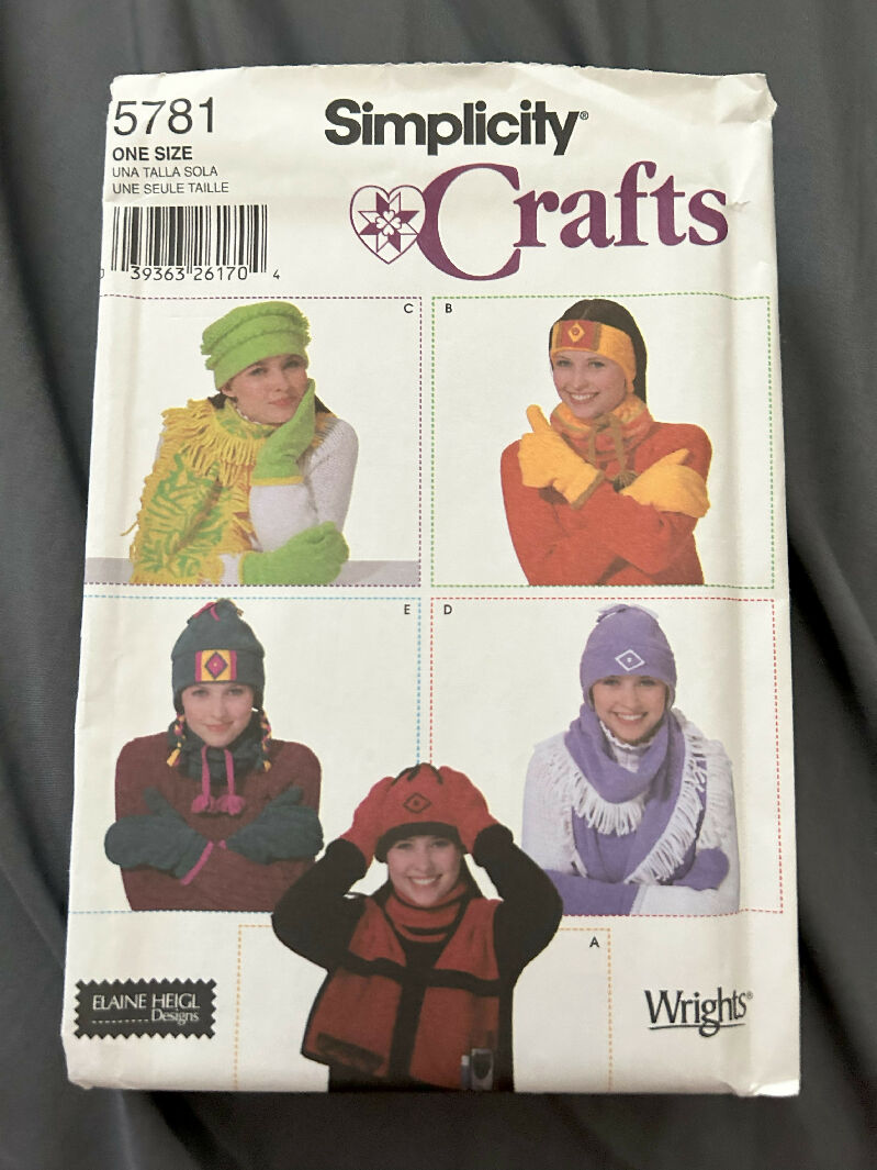 Simplicity Crafts Pattern 5781 (Factory Folded)