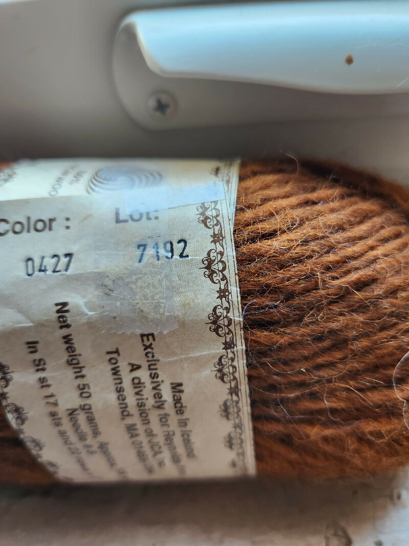 Lettlopi Icelandic wool yarn