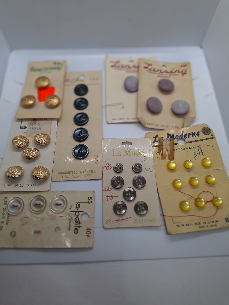 Vintage buttons assortment