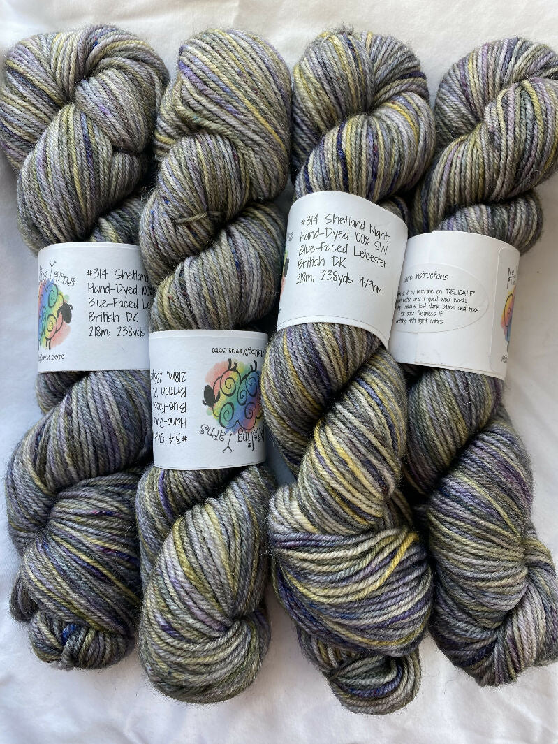 Dk weight yarn lot grey variegated