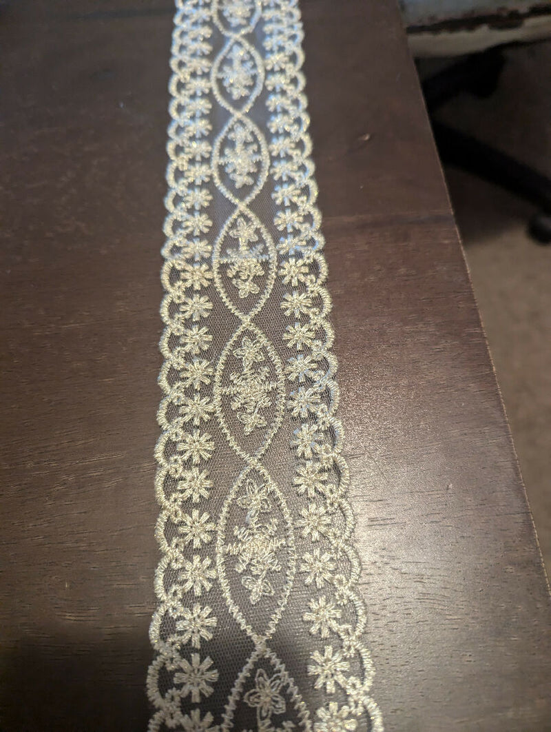 1 yard of 2 1/2 inch lace