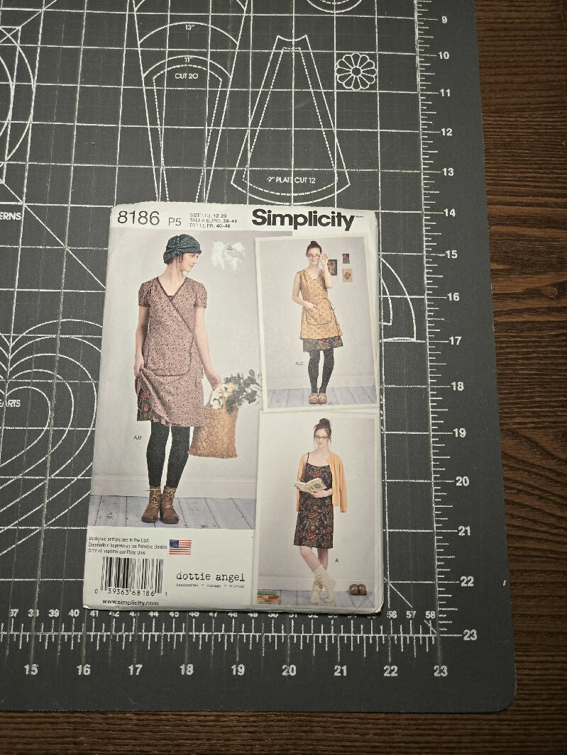 Simplicity 8186 Misses Slip or Slip Dress amd Wrap Dress Pattern