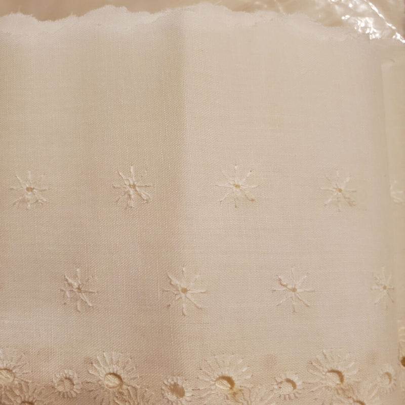 Eyelet trim cream vintage 6 " wide