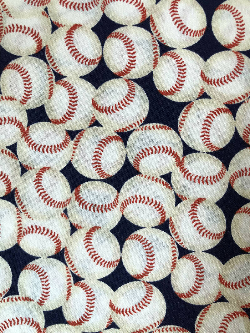 Baseballs - 100% quilting cotton - 1 fat quarter + extra