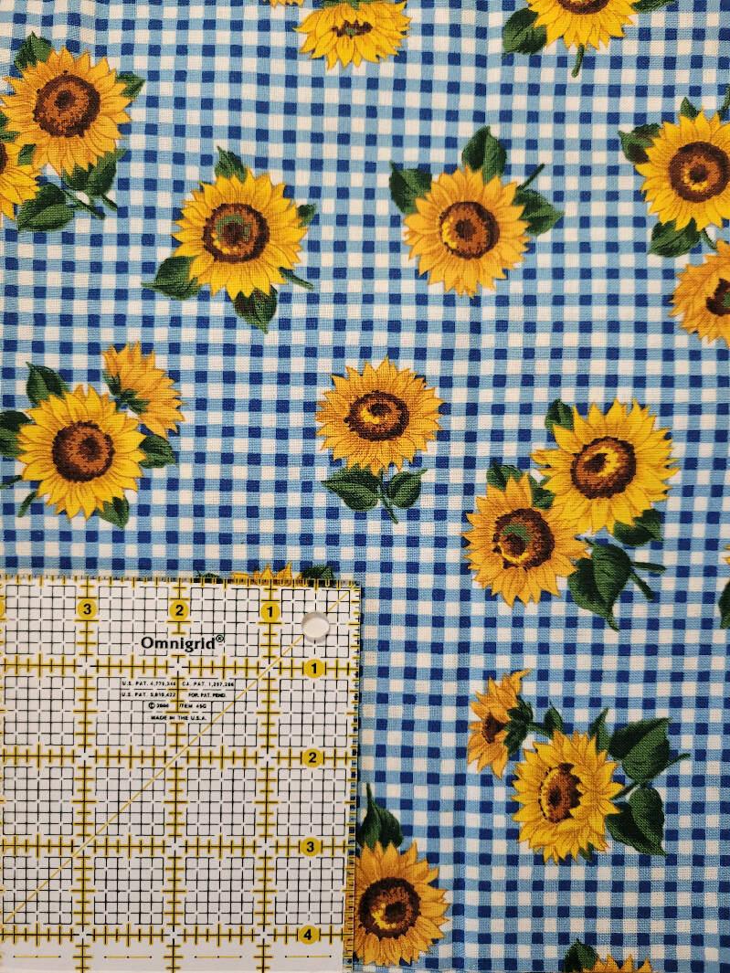 gingham and sunflowers print quilter&