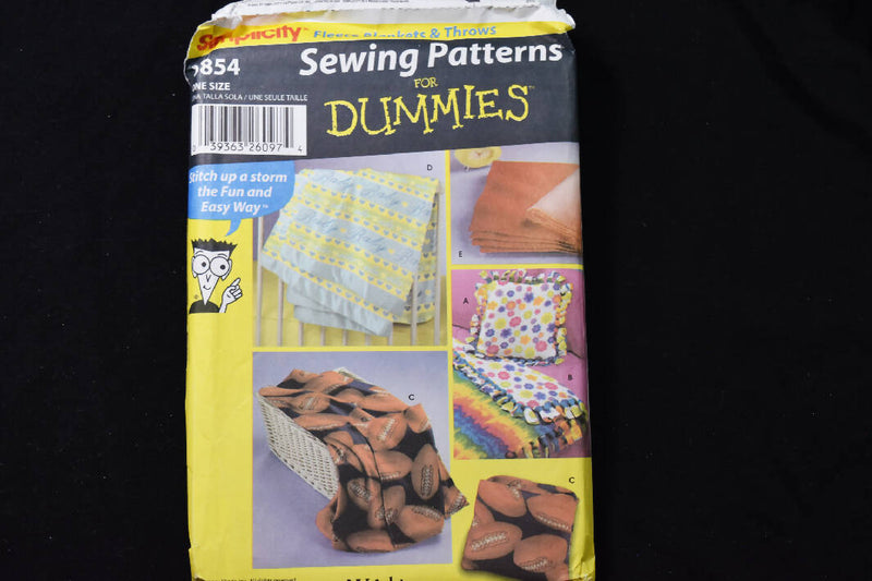 Vintage 2002 - Simplicity 5854 Fleece Blankets, Pillows & Throws - Sewing Patterns for Dummies