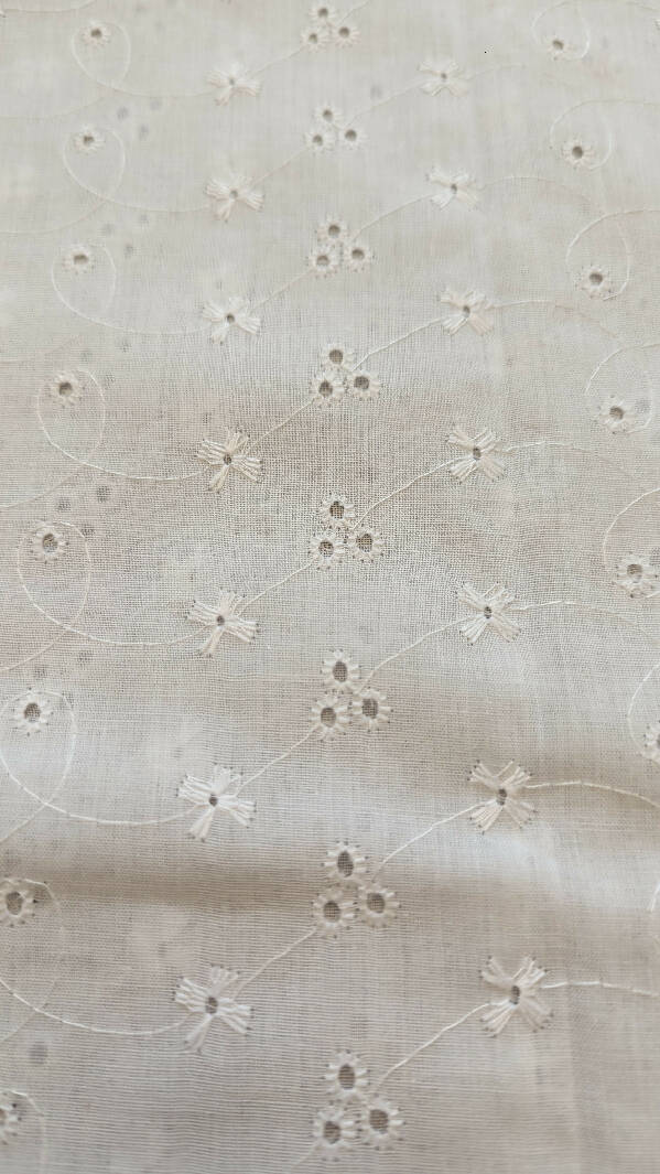 White Embroidered 3-Leaf Clover & Crosses Cotton Eyelet Woven Fabric 44"W - 1.5 yd+