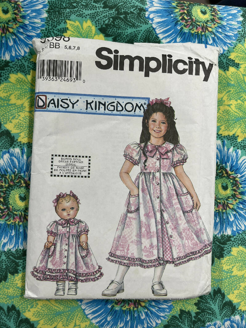 Simplicity Pattern Daisy Kingdom