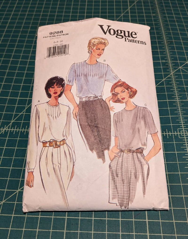 Vintage Vogue Loose Fitting Blouse w/ Tuck Variations Pattern Sizes 6-10