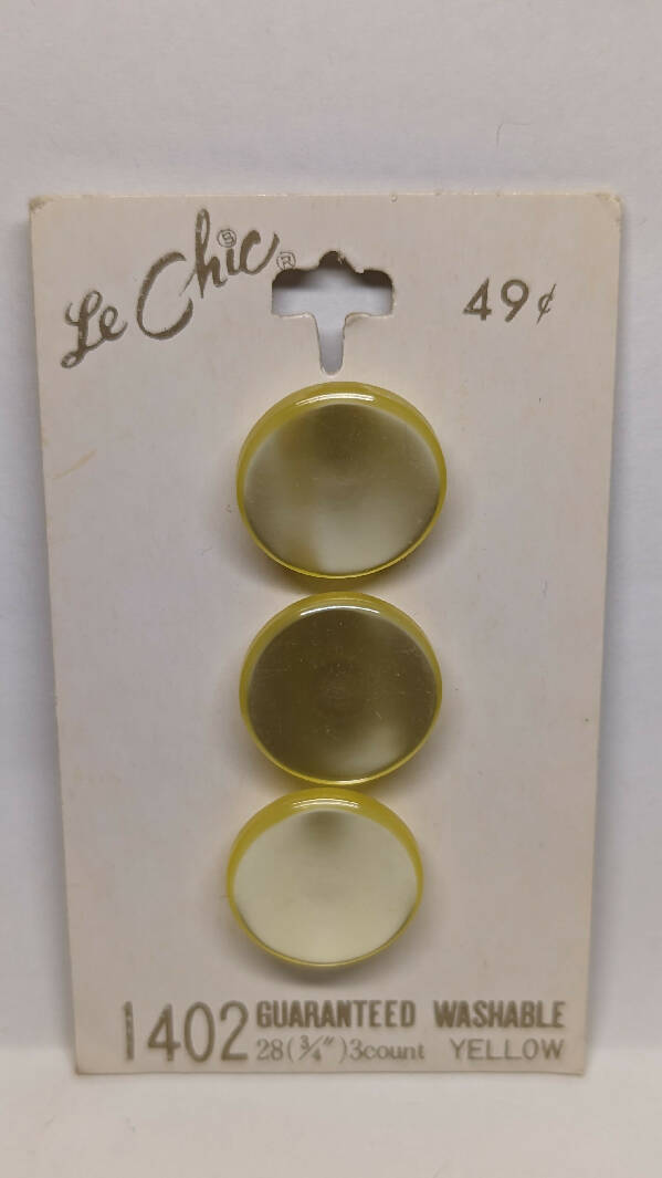 Le Chic Vintage Round Pale Yellow Shank Buttons 3/4" - set of 3