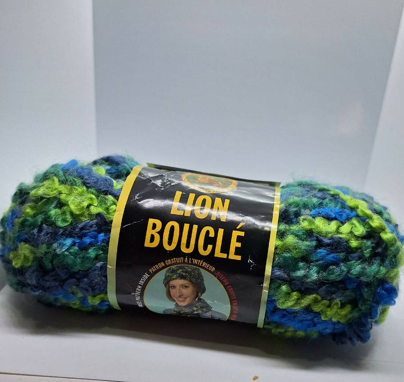 Lion boucle yarn