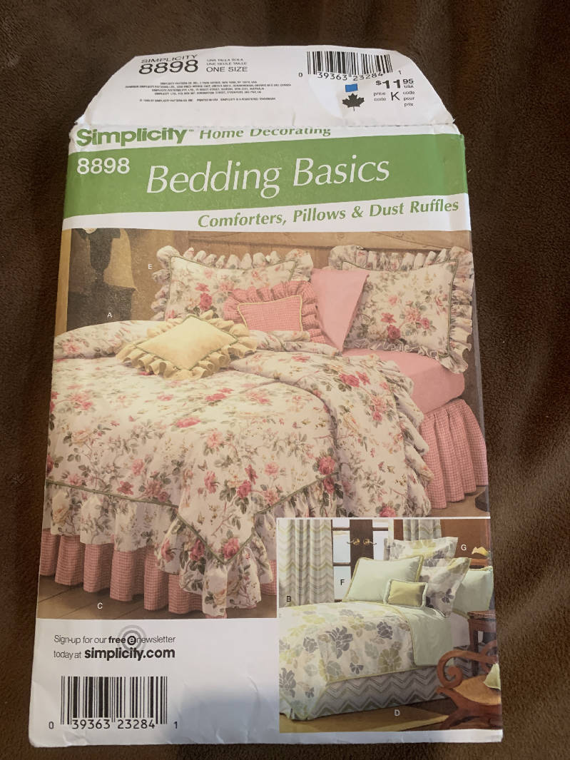 Simplicity 8898 Bedding Basics pattern comforters, pillows, dust ruffles, home decorating