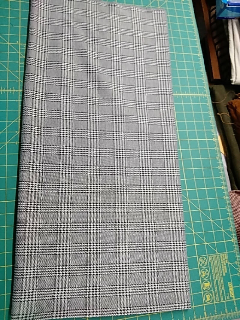 Knit houndstooth plaid 1.5 yd 60" wide