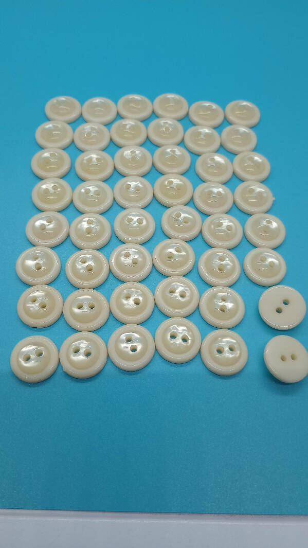 Cream colored button, MOP dome center Lot of 48