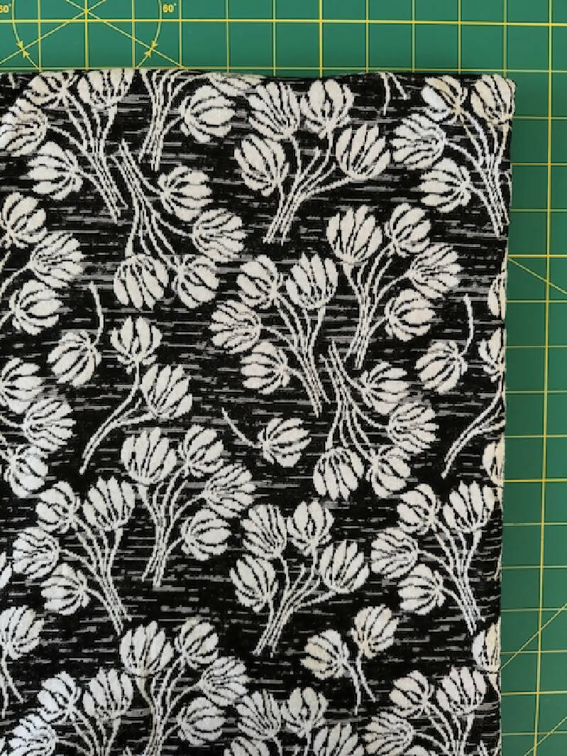 Yarn Dyed Jacquard Knit - Stylized Floral Design, black/white, 1y 30"