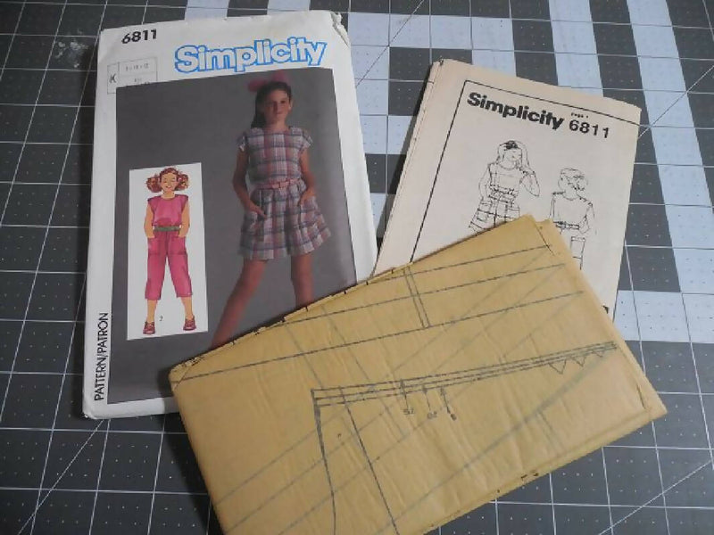 Vintage Simplicity 6811 from 1985 Girl&