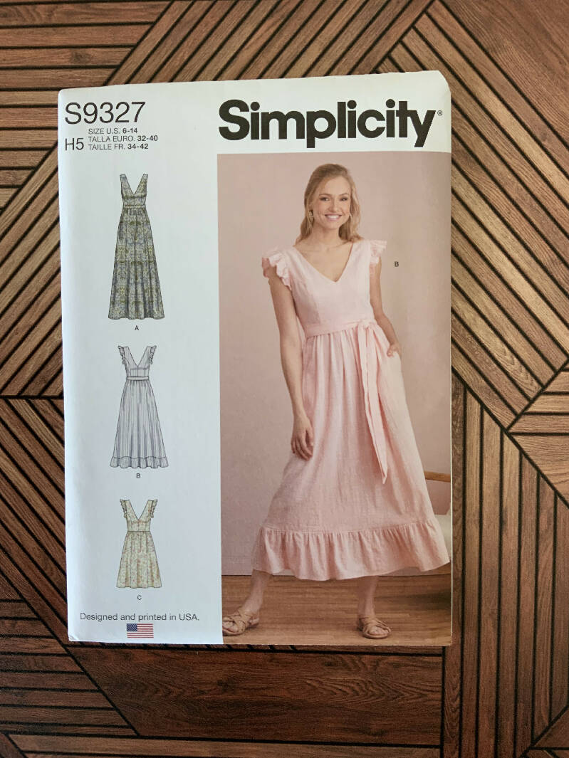 Simplicity S9327 Dress with Multiple Views Size 6-14 Uncut & Factory Folded