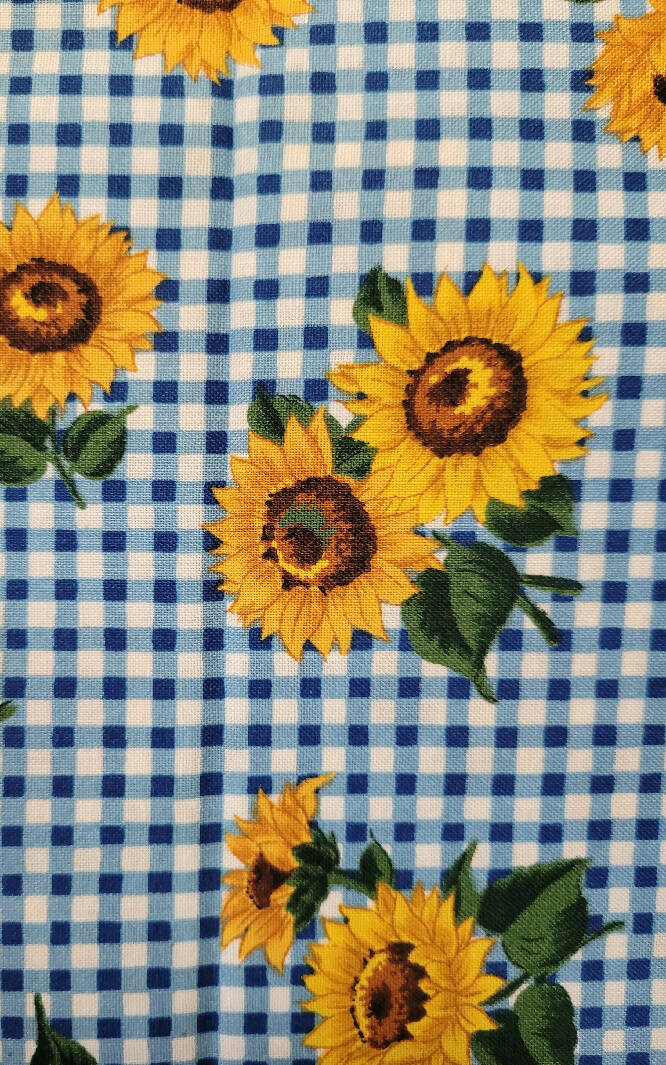 gingham and sunflowers print quilter&